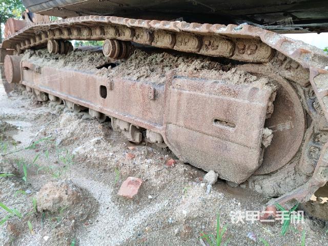 右側(cè)履帶整體（行走機(jī)構(gòu)）