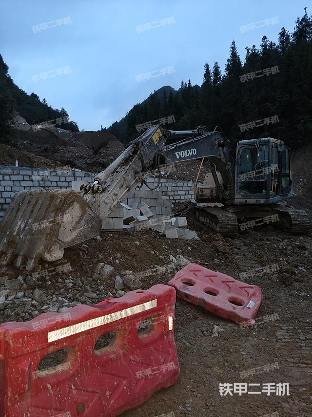 沃尔沃EC140D挖掘机