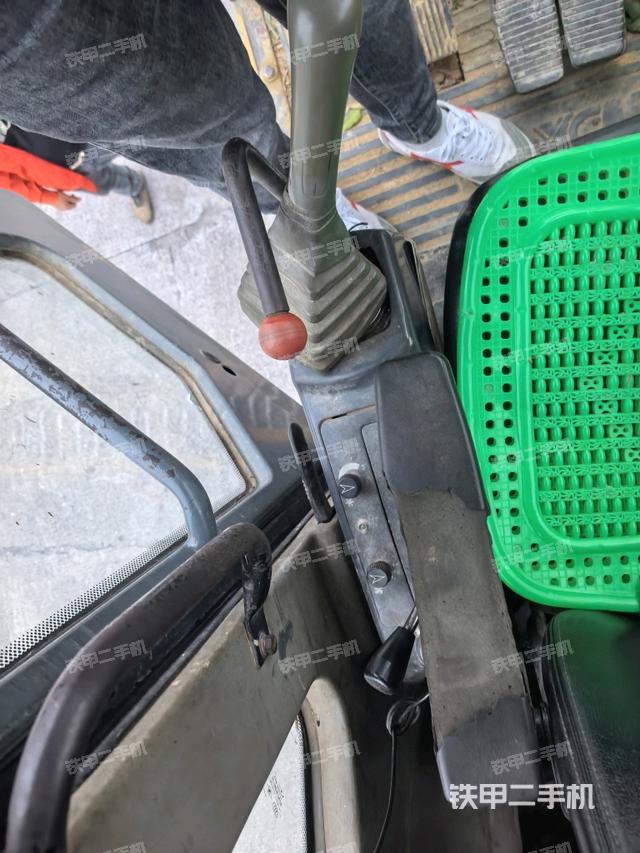 后窗玻璃角標(biāo)（駕駛室部分）