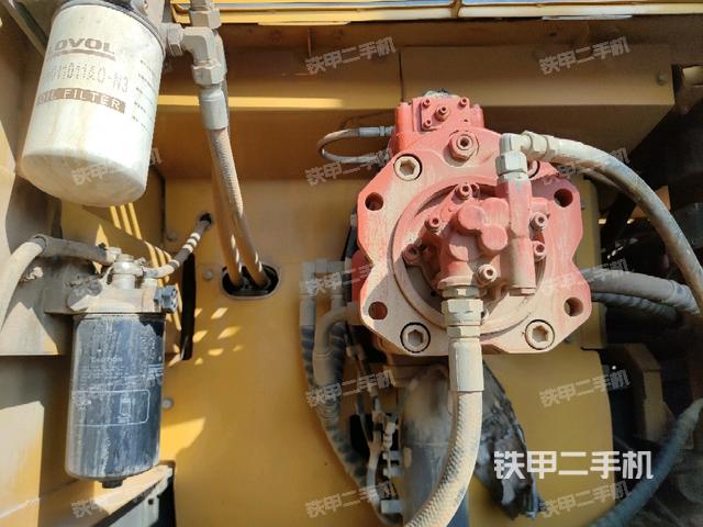 液壓泵斜45?右（大件艙室）