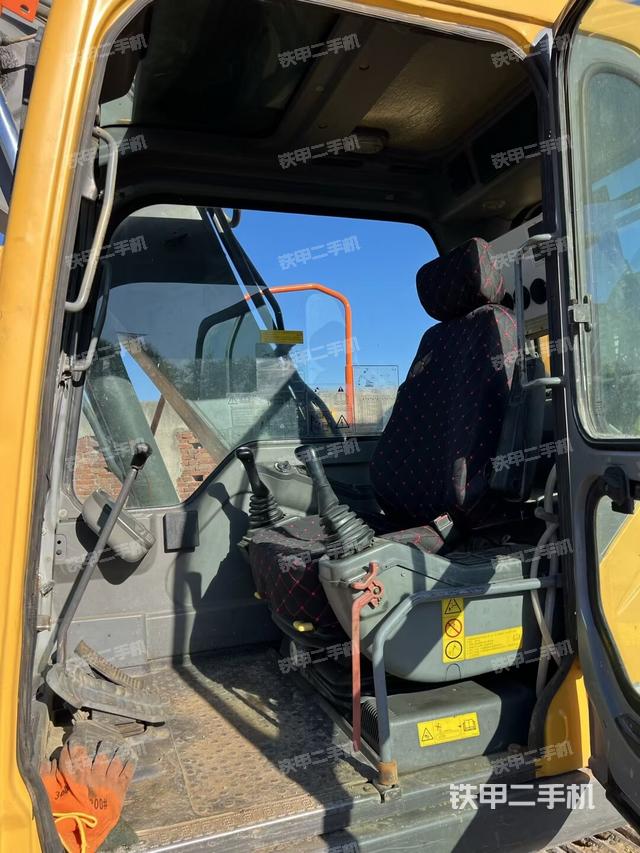 驾驶室整体（整机外观）