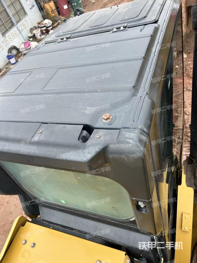 駕駛室頂部俯視（上車(chē)部件）