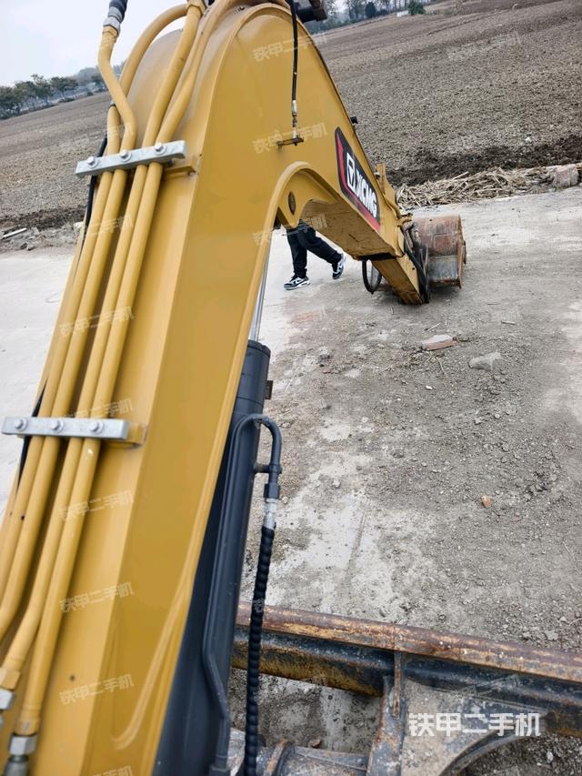 大臂背部俯視（工作和回轉(zhuǎn)裝置）