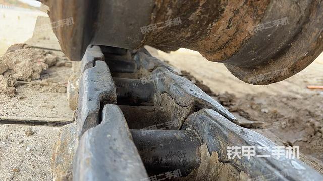 右側(cè)履帶整體（行走機構(gòu)）