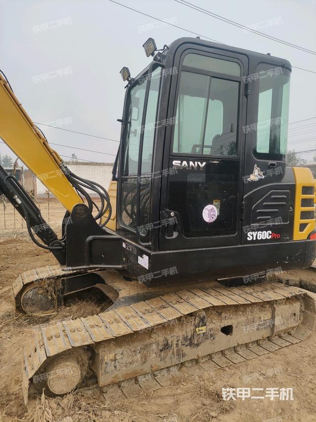 駕駛室整體（整機外觀）