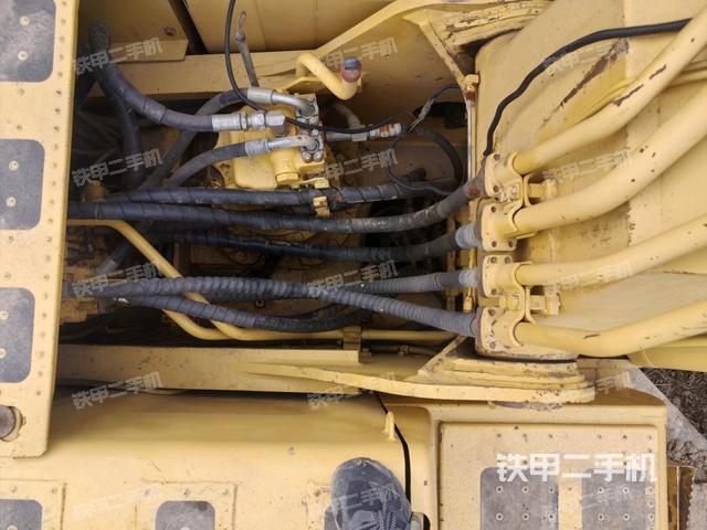 回转马达和主控阀（整机外观）