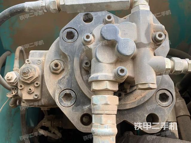 液壓泵艙室正面整體（整機(jī)外觀）