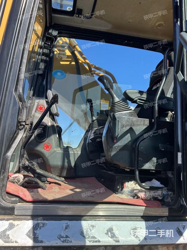 驾驶室整体（整机外观）