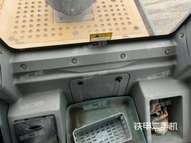 座椅后部（驾驶室部分）