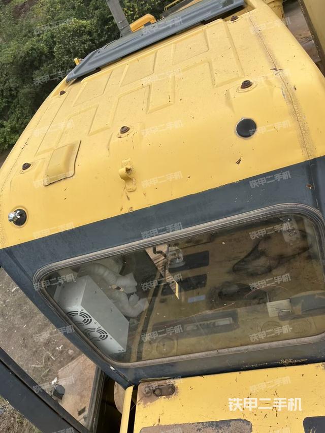 駕駛室頂部俯視（上車部件）