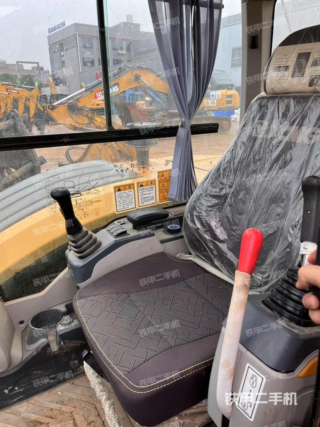 驾驶室整体（整机外观）