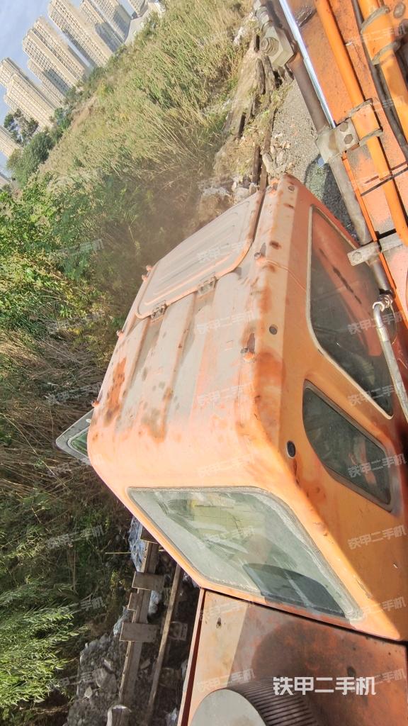 駕駛室頂部（整機(jī)外觀）