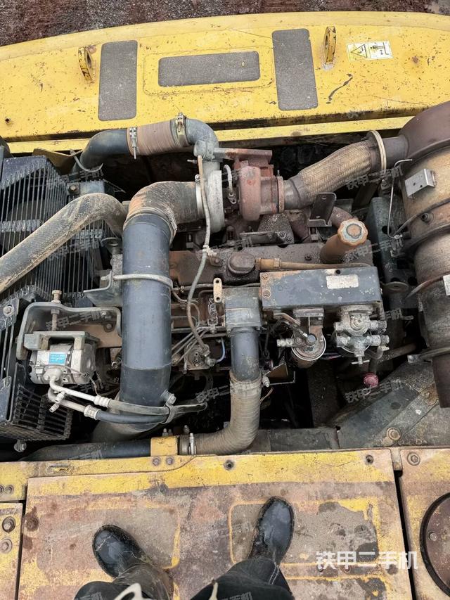 發(fā)動(dòng)機(jī)室（上車部件）