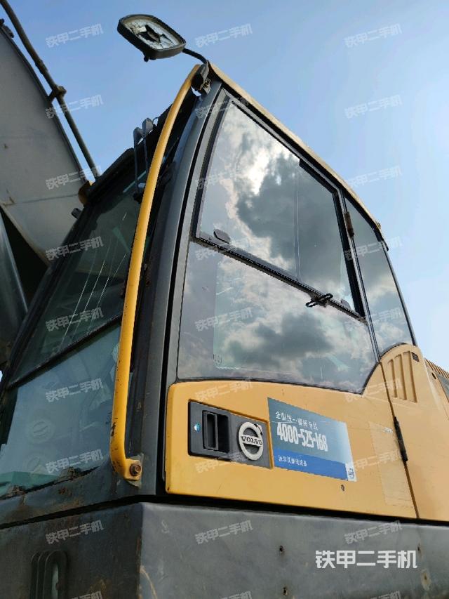 駕駛室左前45度（駕駛室部分）