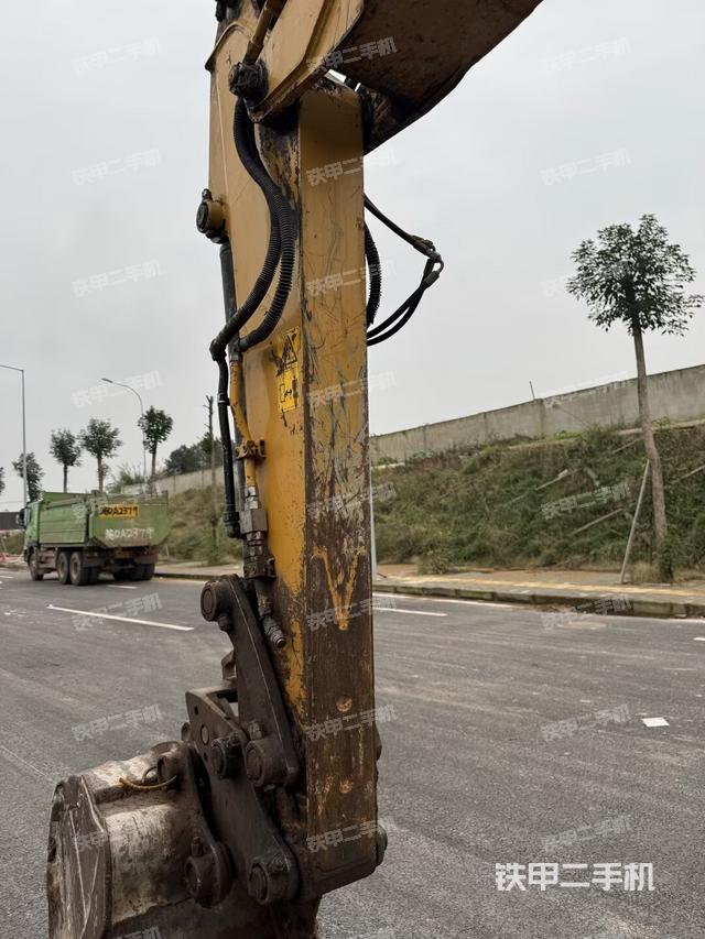 小臂整體左后（工作和回轉(zhuǎn)裝置）