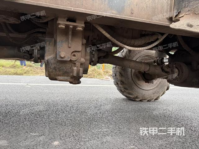 左側(cè)行走馬達(dá)蓋板（行走機(jī)構(gòu)）