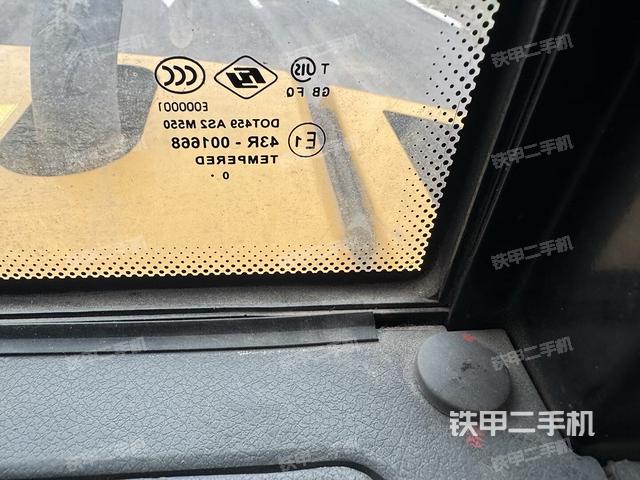 后窗玻璃角標(biāo)（駕駛室部分）