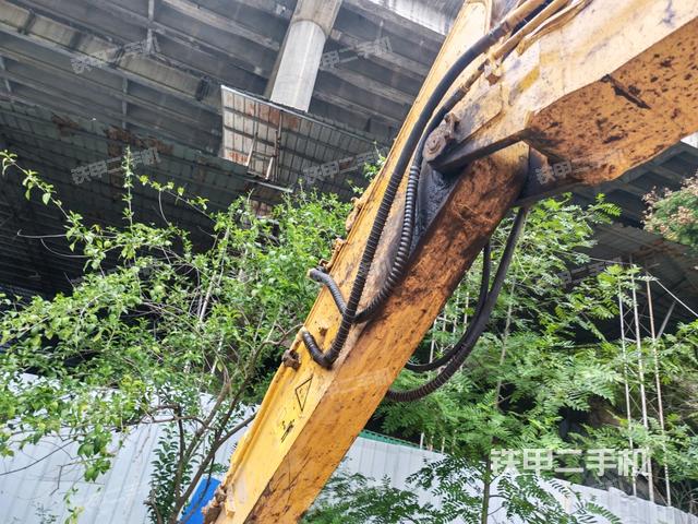 鏟斗右后整體（工作和回轉(zhuǎn)裝置）