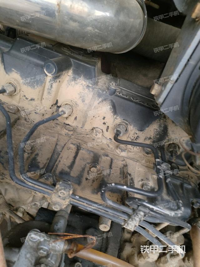 回转马达和主控阀（整机外观）