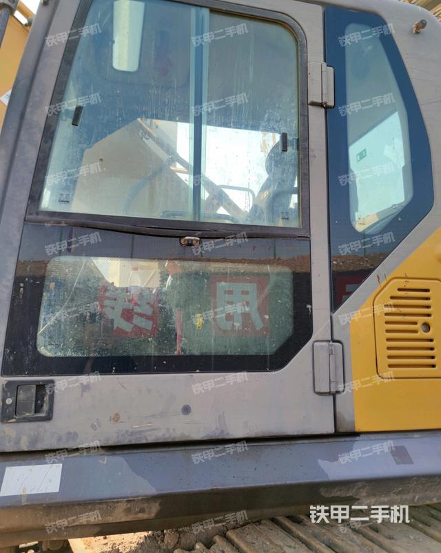 駕駛室正側(cè)（駕駛室部分）