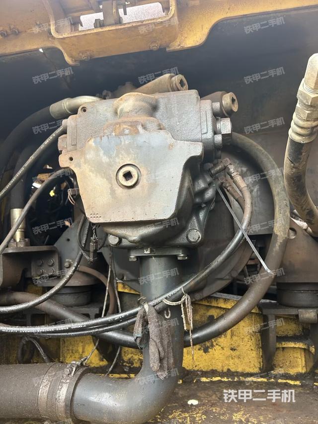 液壓泵斜45?左（大件艙室）