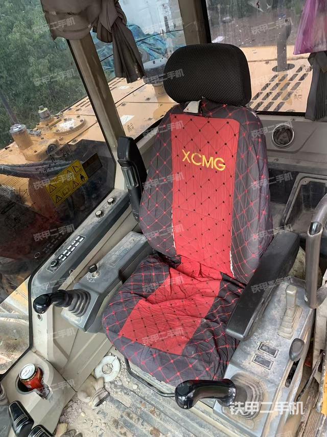 駕駛室整體（整機(jī)外觀）