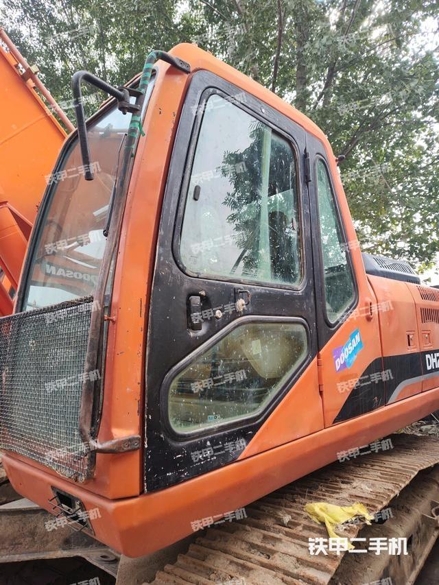 驾驶室整体（整机外观）