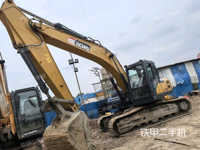 徐工XE205DA挖掘機(jī)