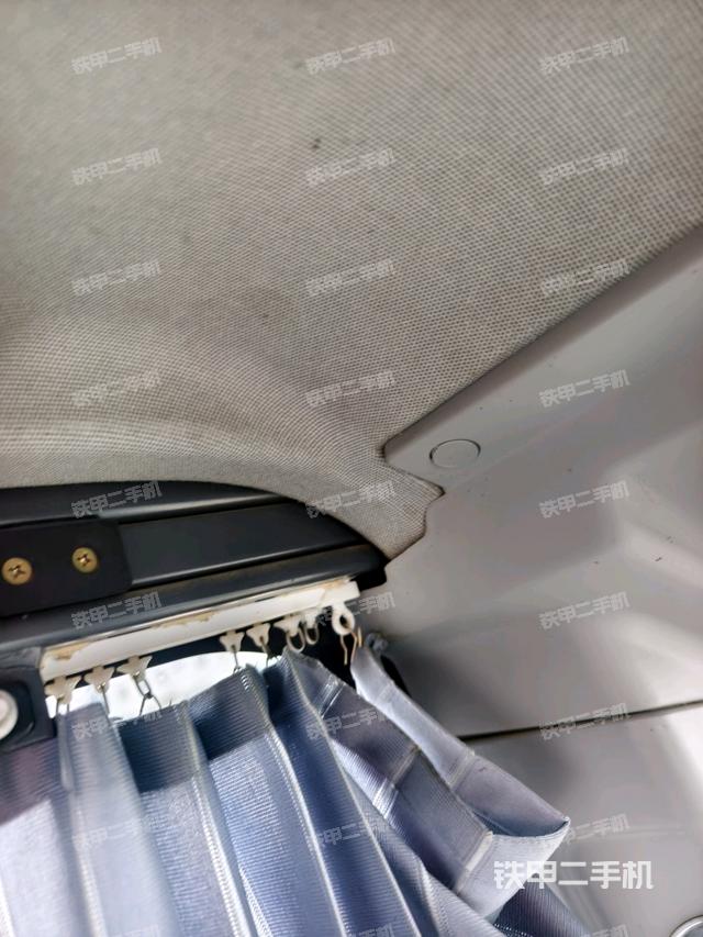 驾驶室左前45度（驾驶室部分）