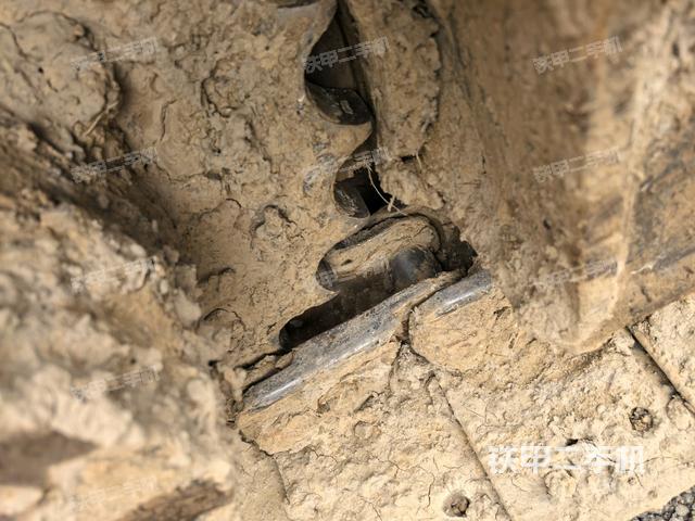 右驱动轮（行走机构）