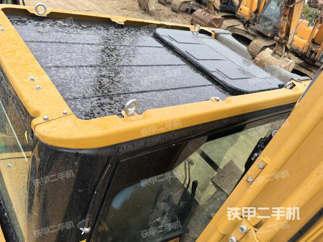 驾驶室顶部（整机外观）