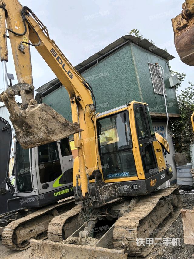 山東臨工E660F挖掘機(jī)