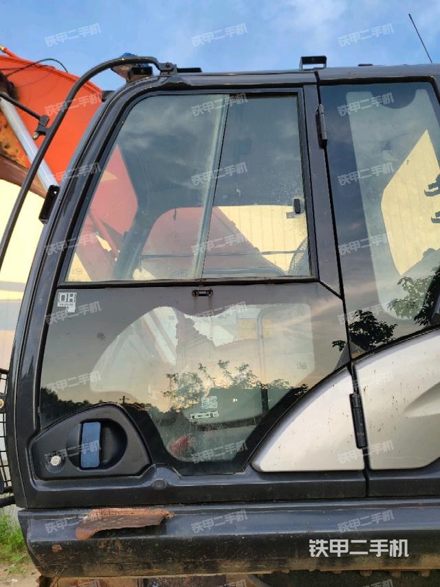 駕駛室正側(cè)（駕駛室部分）