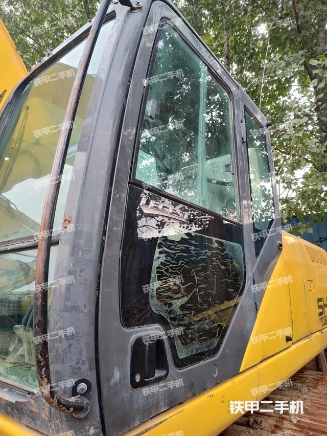 驾驶室整体（整机外观）