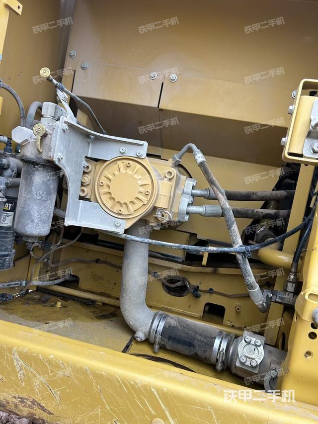 液壓泵斜45?左（大件艙室）