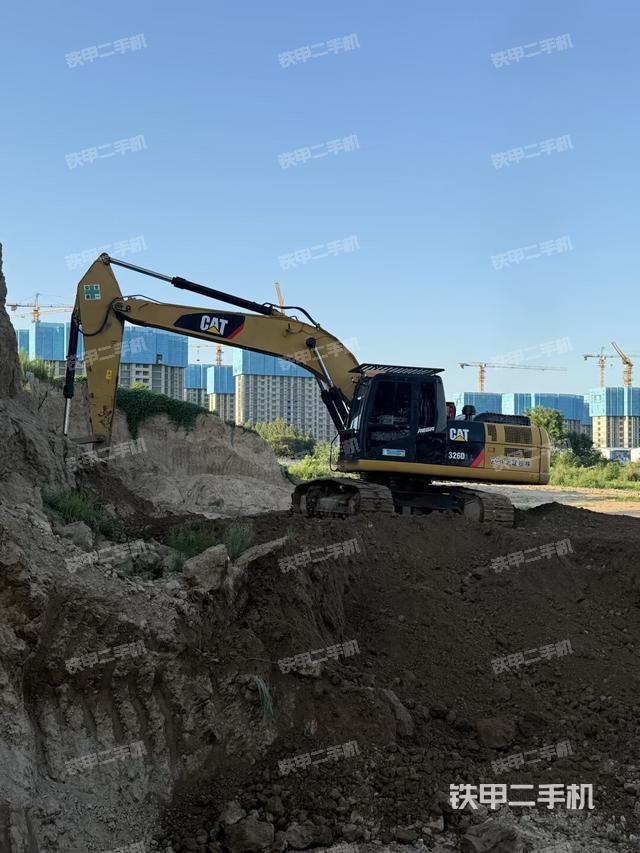 卡特彼勒326D2液压挖掘机