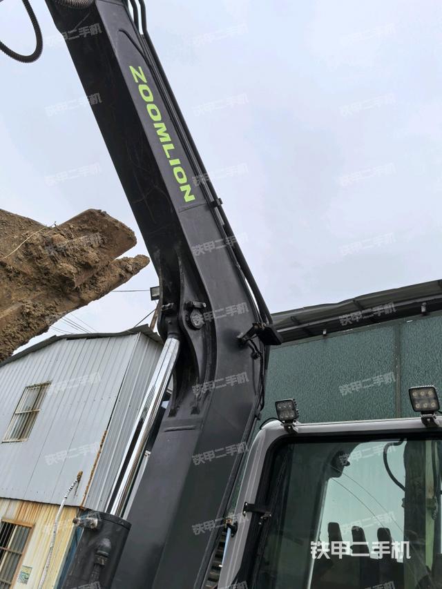 小臂整体左后（工作和回转装置）