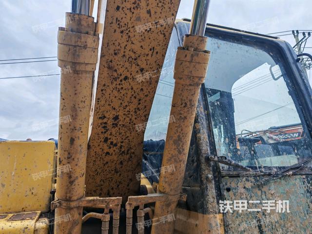 大臂油缸整體?豎拍（工作和回轉(zhuǎn)裝置）