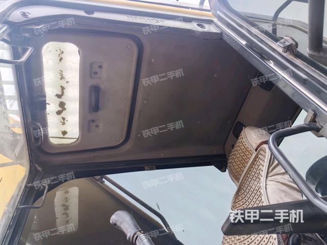 驾驶室顶部（整机外观）