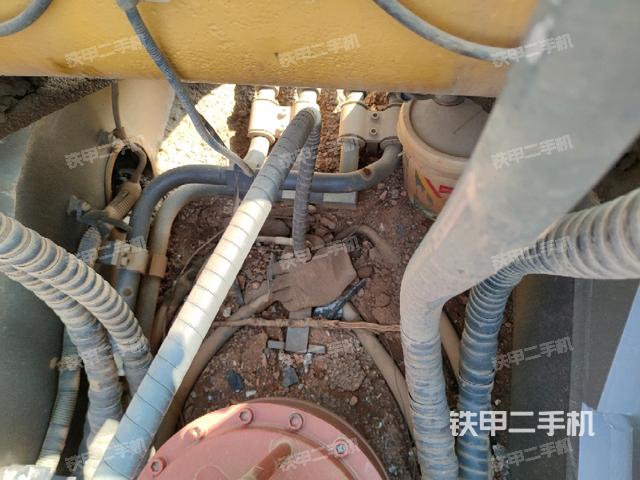 中央回轉(zhuǎn)接頭特寫（上車部件）