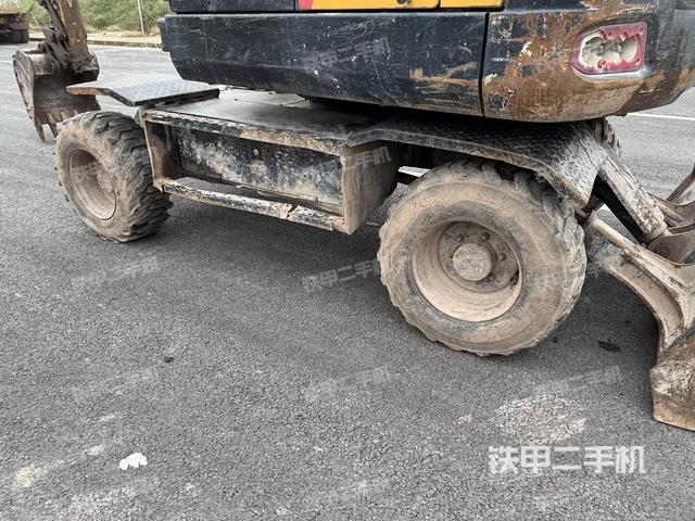 右側(cè)履帶整體?（行走機(jī)構(gòu)）