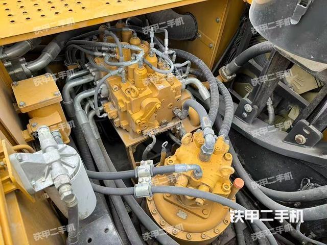 回轉(zhuǎn)馬達和主控閥（整機外觀）