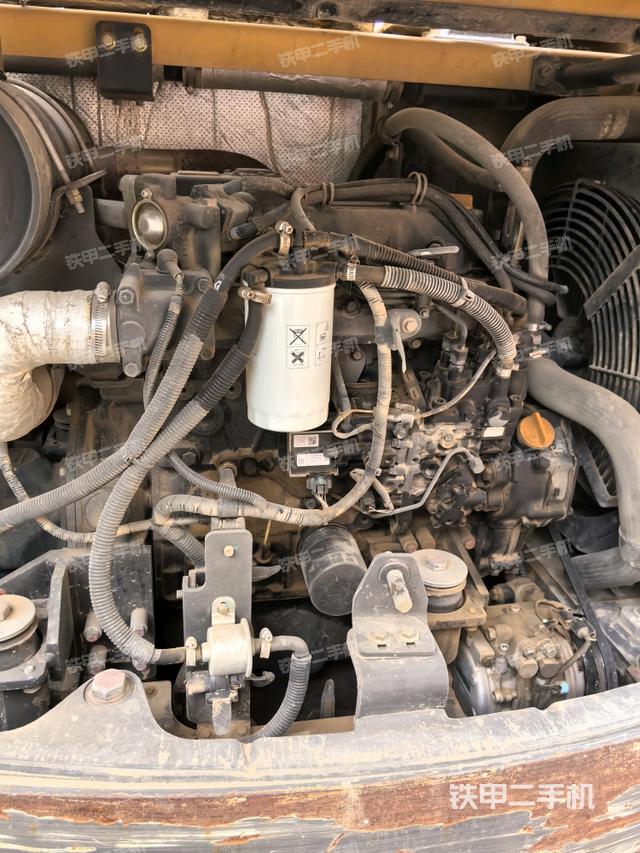 發(fā)動(dòng)機(jī)室（上車部件）