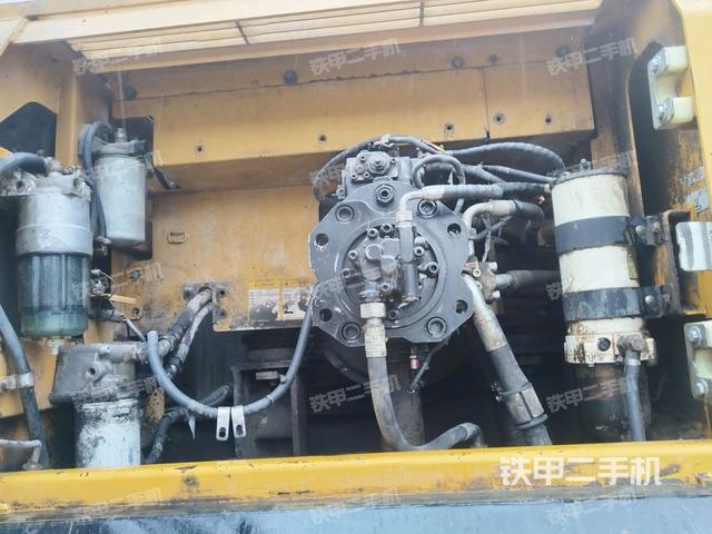 液壓泵斜45?左（大件艙室）