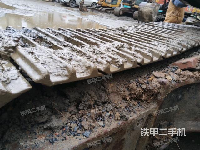 右側(cè)行走馬達蓋板（行走機構(gòu)）