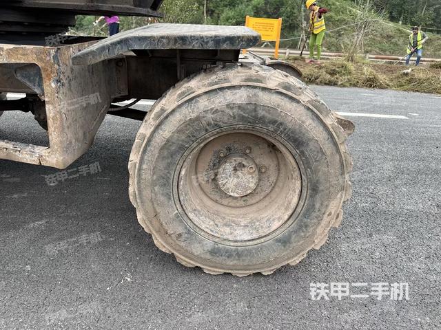 左導(dǎo)向輪（行走機(jī)構(gòu)）