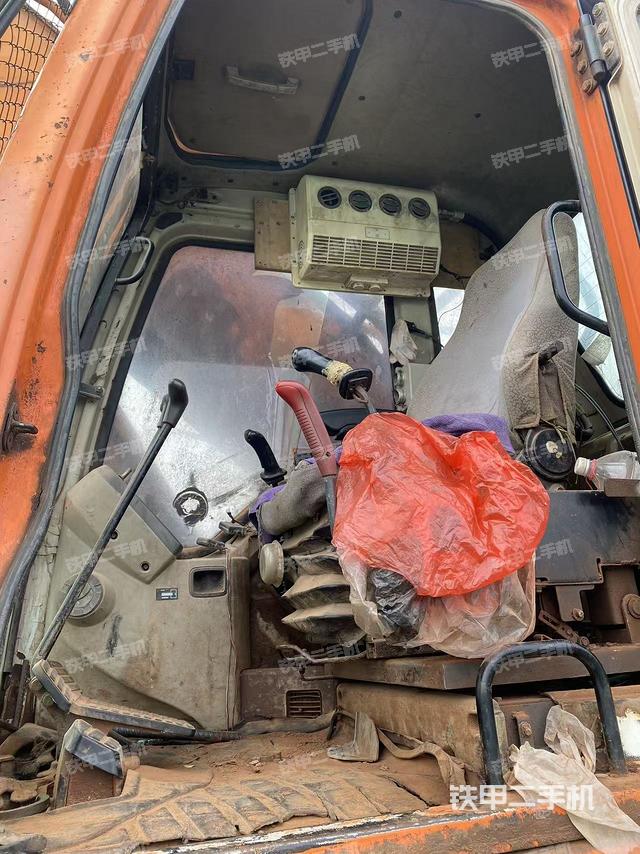 驾驶室整体（整机外观）