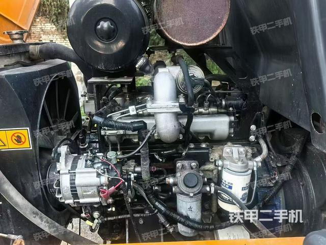 工作裝置整體（整機(jī)外觀及大件）