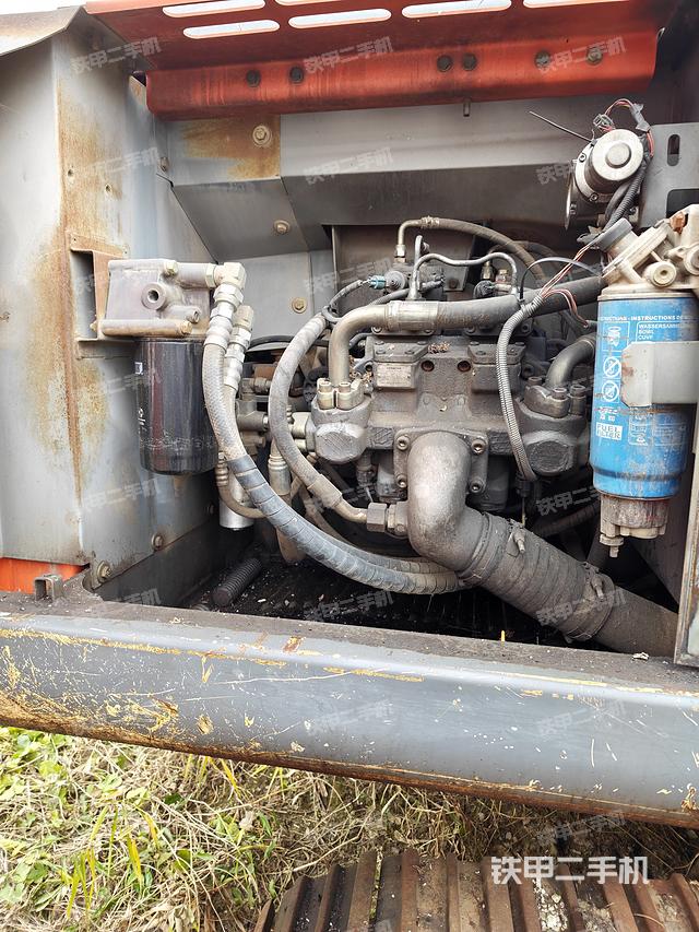 液壓泵艙室正面整體（整機(jī)外觀）