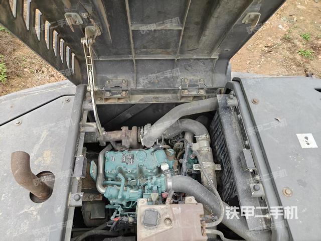 回轉(zhuǎn)馬達(dá)（上車部件）